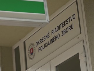 Štvrtina policajtov v Humennom je mimo služby za korupciu