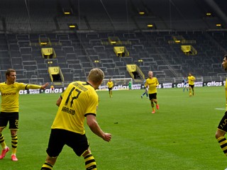 Pekaríka po góle objímali. V emóciach sa zabudlo na pravidlá