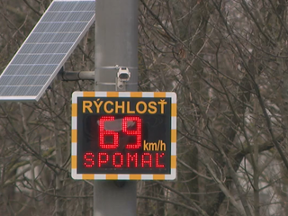 Obecné radary stopnuté v parlamente: Prísnejšie pokuty a ochrana chodcov sa odkladajú