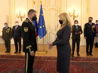 Slovensko zatiaľ nemá ani jedinú ženu generálku. Zato má o štyroch mužov - generálov viac