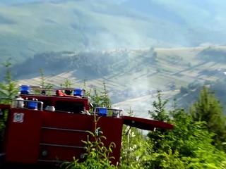 V Bachledovej doline horel les. Oheň sa šíril na ploche približne 500 metrov štvorcových