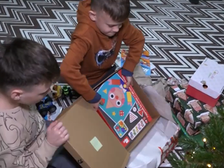 Darované Vianoce TV JOJ: Dobrosrdeční ľudia vyzbierali peniaze pre deti, ktoré prišli o rodičov