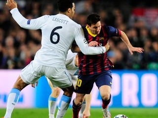 Štvrťfinále Ligy majstrov potvrdili víťazstvami Barcelona aj Paríž SG