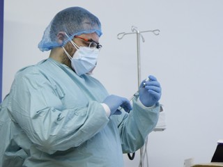 Nové opatrenia pre ordinujúcich lekárov. Nonstop linky, emaily, ale aj vyhradené hodiny pre Covid pacientov