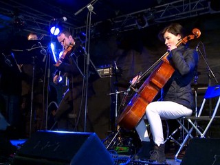 Koncerty ako spomienka na Jána a Martinu. Námestia opäť zaplnili stovky ľudí