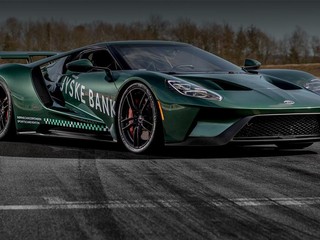 Vozíčkar svojím Ford GT pokoril slávny Nürburgring