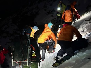 Takmer fatálny výlet: Nepočujúci český turista ignoroval uzáveru, v strmom teréne padal 250 metrov