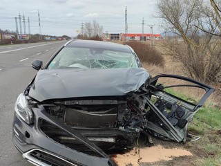 Tragická nehoda v Michalovciach: Zrážku neprežili traja ľudia