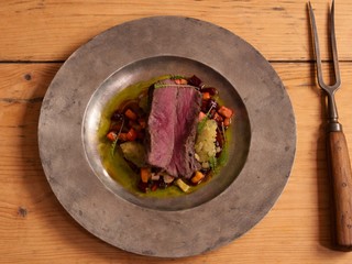 Srnčí chrbát s petržlenovými šnitkami