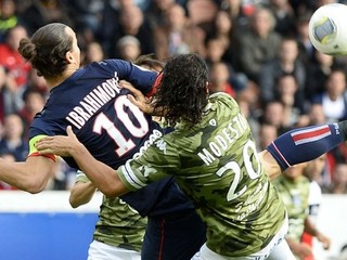 Hádaj, kto keby nehral futbal, tak by zápasil?