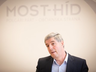 Buďte radi, že som sa s Ficom po voľbe ústavných sudcov nestretol, povedal Bugár