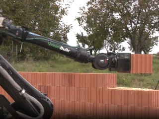 Murár budúcnosti? Na Slovensku stavia robot prvý dom