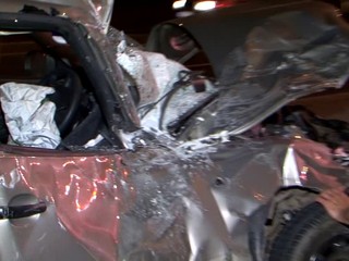 Autobus so senickými futbalistami mal nehodu. Zrazil sa s autom