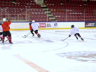 Otvorili múzeá, galérie. Mladí hokejisti už o siedmej ráno naskočili na ľad