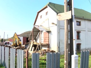 V okrese Humenné našli  také množstvo nelegálneho tabaku, že ním policajné dodávky zaplnili asi 15- krát