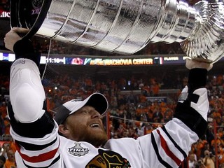 Hossa s Kopeckým získali Stanley Cup! Chicago vyhralo nad Philadelphiou 4:3 po predĺžení