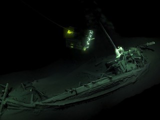 Na dne Čierneho mora leží vrak lode starej 2400 rokov: Neuveríte ako vyzerá!