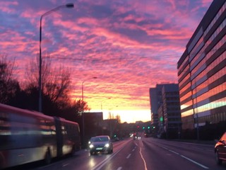 FOTO: Bratislavu ráno uchvátila obloha