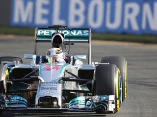 Pole position na VC Austrálie pre Hamiltona