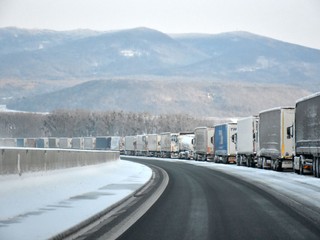 Blokádu priechodu Vyšné Nemecké dočasne prerušia. Nejde o rezignáciu, hovorí Únia autodopravcov