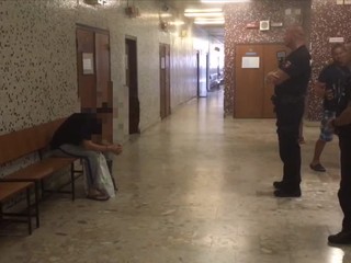 Košičan, ktorý vyhodil ženu z balkóna, je vo väzbe