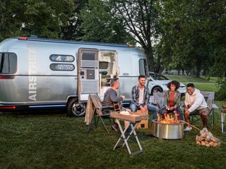 Okamžite by sme vyrazili do sveta s týmto nádherným obytným prívesom