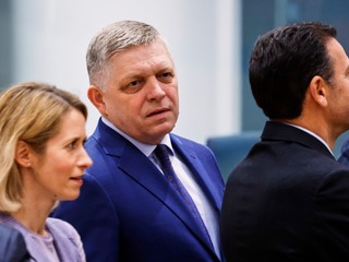 Fico: Slovensko trvalo na dobrovoľnosti poskytovania vojenskej pomoci Ukrajine