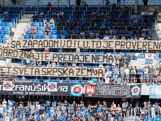 Slovan oblial studený pot! Prázdny štadión pre štipľavý transparent