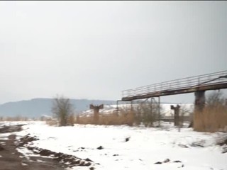 Nemôžu vyvesiť bielizeň ani otvoriť okno. Touto obcou sa šíri neznesiteľný smrad