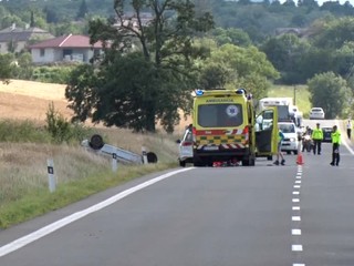 Smrteľná nehoda na východe. Žena zomrela na mieste, muža prevážal vrtuľník