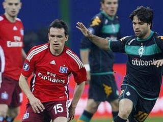 Papierovú guľu zo semifinále P-UEFA vydražili za 4510 eur