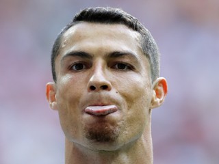 Cristiano Ronaldo opäť pozitívne testovaný, s Messim sa nestretne