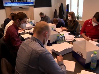 Referendum sa konať nemôže. Ústavný súd vyhlásil otázku za protiústavnú