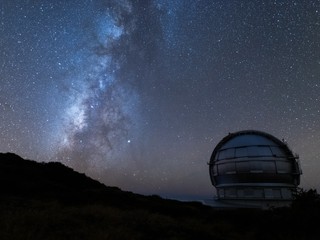 Z vesmíru k nám prišli záhadné rádiové signály: Zo vzdialenosti takmer deväť miliárd svetelných rokov
