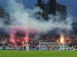 HUSTE.tv: Senica chce zužitkovať dva góly z Podgorice, láka ju FC Sevilla