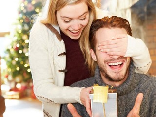 Ako nakupovať cez Vianoce a nezadĺžiť sa? Ideálne šetriť počas celého roka