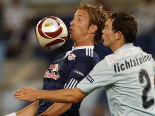 Salzburg so Šventom do šestnásťfinále, postúpil aj Everton