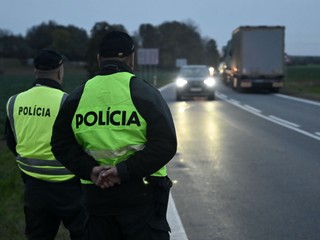 Každého vodiča podrobili dychovej skúške. S výsledkami policajti spokojní neboli