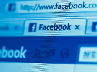 Karta sa obracia: Ľudia berú na Facebooku prácu robotom