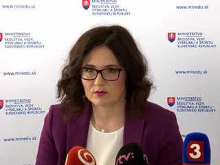 Ministerstvo školstva pripravuje novelu vysokoškolského zákona, umožní odoberať akademické tituly