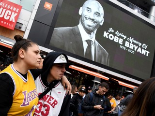 Tragická smrť Kobeho Bryanta zasiahla srdcia všetkých. Kto mu vzdal úctu?