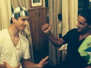 Peter Sagan (23) sa stretol s Antoniom Banderasom