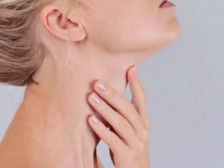 7 varovných signálov, že máte problém so štítnou žľazou: Telo vám to dá najavo