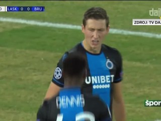 Nemohol sedieť na svojom mieste v autobuse. Odmietol odcestovať na Ligu majstrov