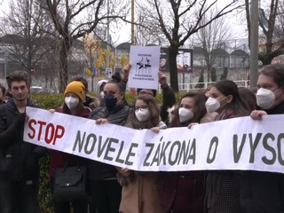 Proti novele zákona o vysokých školách protestovali študenti, ale aj pedagógovia