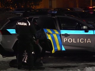 Hádka o elektrinu vyústila do brutálneho útoku. Ženu (70) napadol jej syn