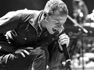 Frontman skupiny Linkin Park spáchal samovraždu!