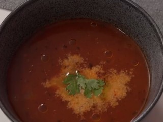 Polievka: Zuppa dalla mensa di scuola
