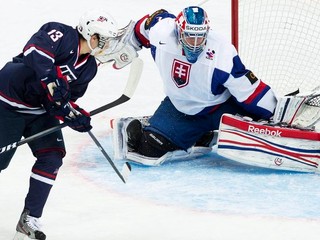 MS20: Juniori prehrali silvestrovský súboj o štvrťfinále s USA 3:9