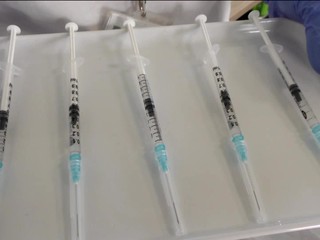 PREHĽAD: Registrácia na očkovanie treťou dávkou a detí od 5 do 11 rokov už je spustená